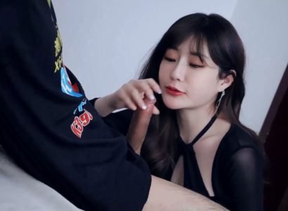 ảnh sex nhiều lông Cậu em trai nhút nhát được một người chị họ nứng lồn cho biết mùi đời